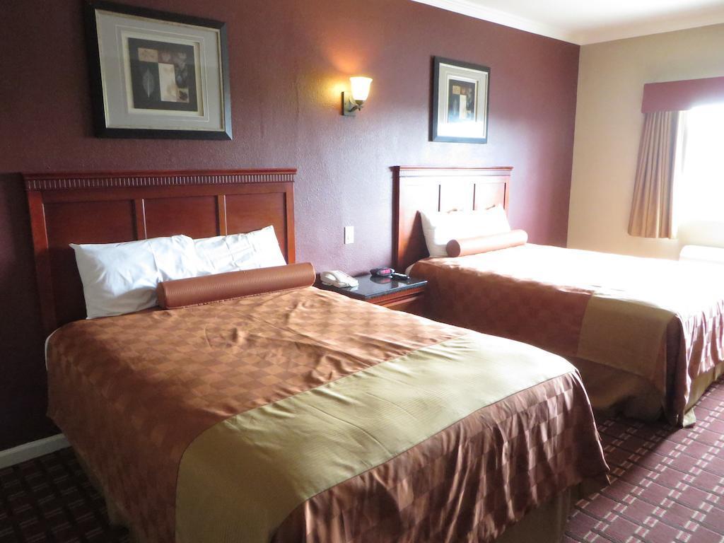 Rodeway Inn&suites - 2* Pasadena