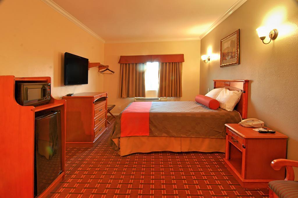 Rodeway Inn&suites - Pasadena