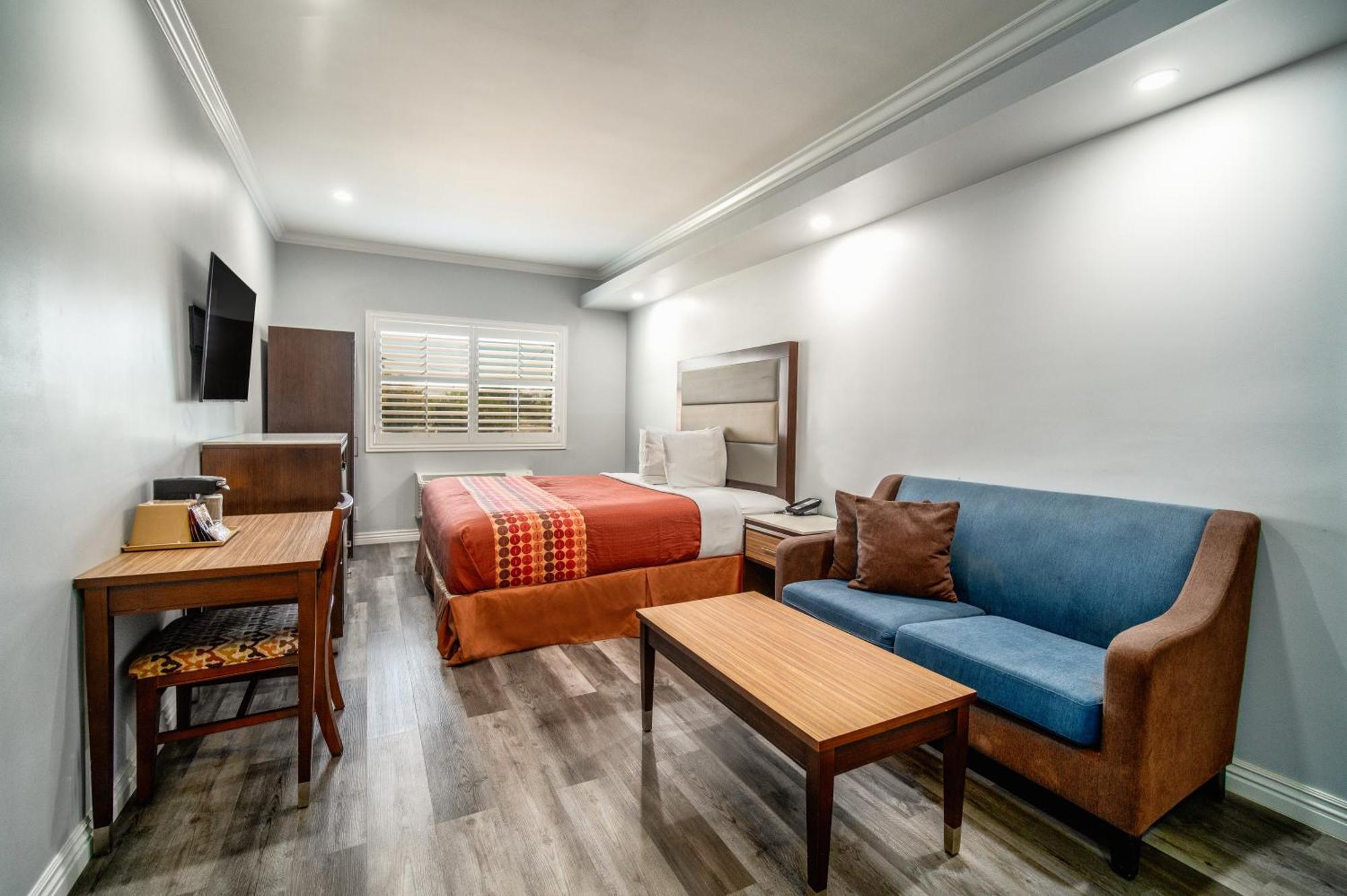 Rodeway Inn&suites - Hotel 2*