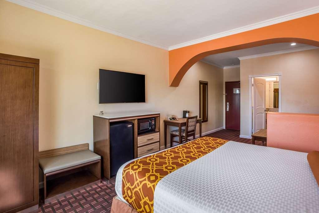 Rodeway Inn&suites - Hotel 2*